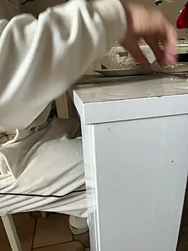 Snapshot of trombaio chatting on February 25, 1:44 pm trombaio online show from February 25, 1:44 pm