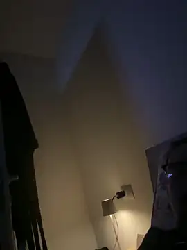 Snapshot of trombaio chatting on February 18, 1:58 am trombaio online show from February 18, 1:58 am