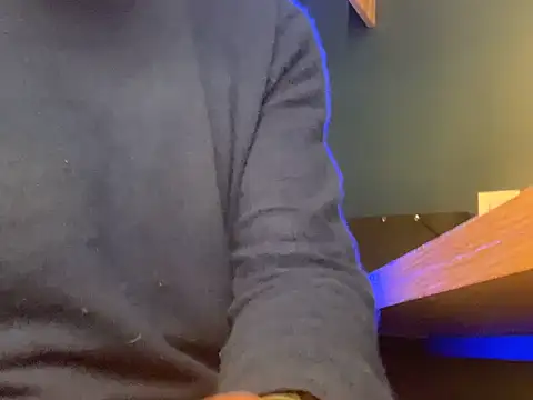 Snapshot of daddyffpig chatting on February 13, 5:02 pm daddyffpig online show from February 13, 5:02 pm