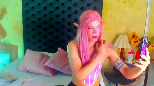 Snapshot of VeronikaBloom_ chatting on February 27, 9:47 pm VeronikaBloom online show from February 27, 9:47 pm