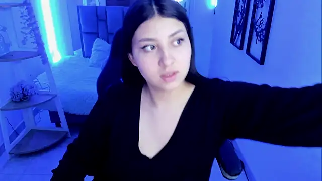 bloom winxx online show from February 18, 3:04 am