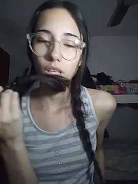 isaaabelaaa online show from April 14, 10:59 pm