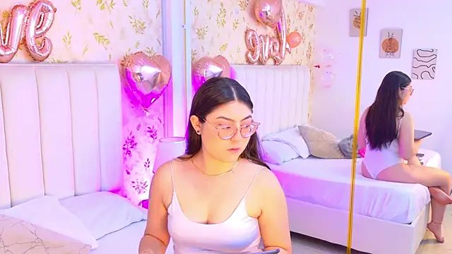 Mia Reize online show from February 11, 11:54 am