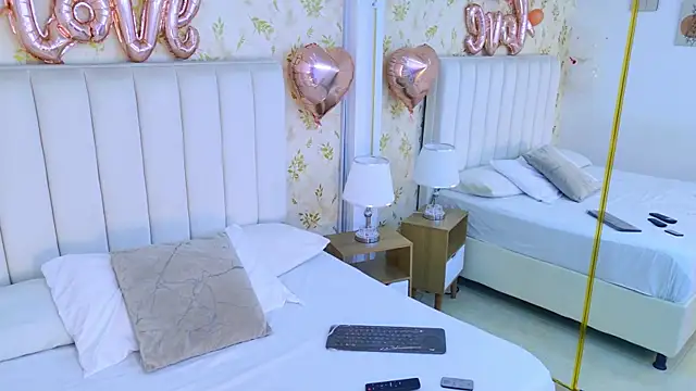 Mia Reize online show from February 16, 12:26 pm