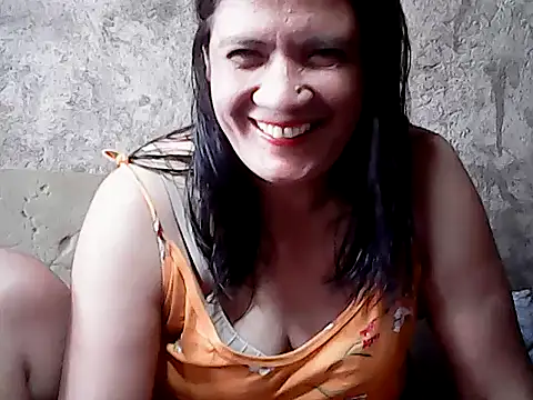 Snapshot of Wildhot_Mommy chatting on March 2, 2:34 am Wildhot Mommy online show from March 2, 2:34 am