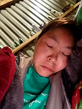 Yiyoongg online show from March 20, 1:39 am