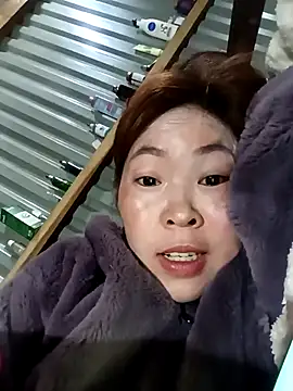 Yiyoongg online show from April 3, 12:28 am