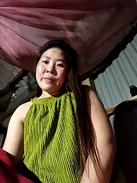 Yiyoongg online show from March 6, 1:39 pm