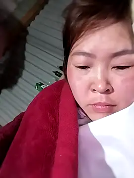 Yiyoongg online show from February 15, 11:25 pm