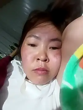 Yiyoongg online show from February 17, 11:46 pm