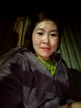 Yiyoongg online show from February 22, 12:51 pm