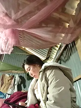 Yiyoongg online show from February 9, 1:14 am