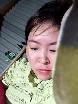 Yiyoongg online show from February 18, 1:29 pm