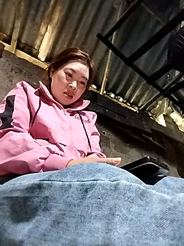 Yiyoongg online show from April 5, 1:23 am