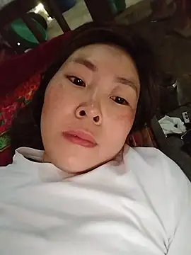 Snapshot of Yiyoongg chatting on June 14, 11:17 pm Yiyoongg online show from June 14, 11:17 pm