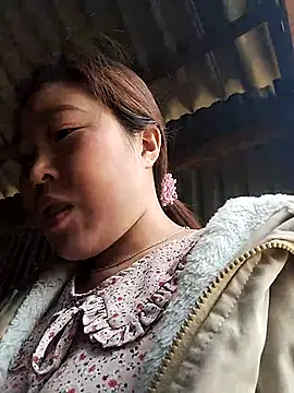 Yiyoongg online show from March 23, 4:45 am