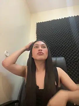 Snapshot of goddess_athena69 chatting on June 2, 2:33 am goddess athena69 online show from June 2, 2:33 am