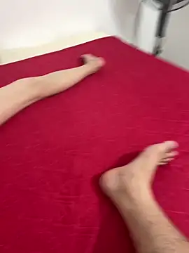 huyenzz online show from April 15, 4:11 pm