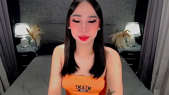 Snapshot of saphira_fucks chatting on February 9, 6:28 pm saphira fucks online show from February 9, 6:28 pm