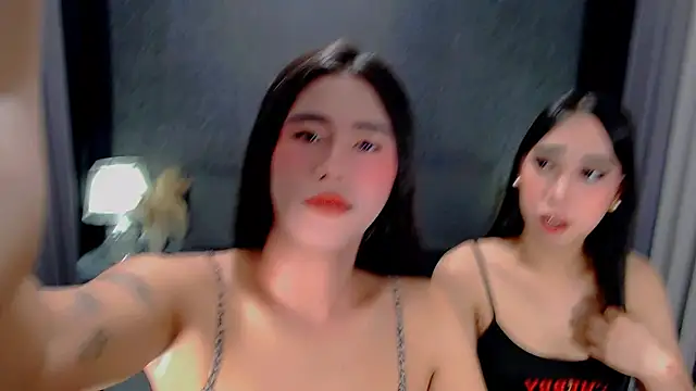 Snapshot of saphira_fucks chatting on February 23, 6:41 pm saphira fucks online show from February 23, 6:41 pm