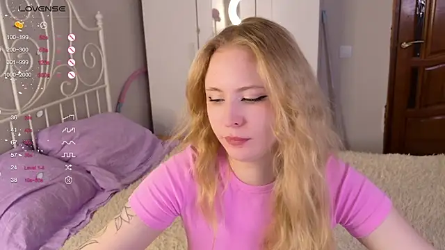 lilMelaniloveis online show from March 23, 8:47 am