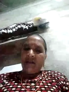Snapshot of Loomaraj chatting on June 7, 5:07 pm Loomaraj online show from June 7, 5:07 pm