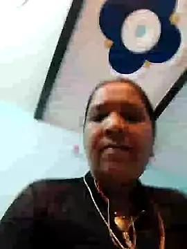 Snapshot of Loomaraj chatting on June 10, 12:23 am Loomaraj online show from June 10, 12:23 am
