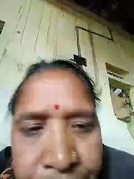 Snapshot of Loomaraj chatting on May 10, 2:48 am Loomaraj online show from May 10, 2:48 am