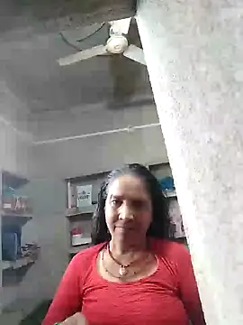 Snapshot of Loomaraj chatting on July 17, 10:56 am Loomaraj online show from July 17, 10:56 am