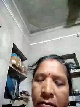 Snapshot of Loomaraj chatting on July 17, 11:35 pm Loomaraj online show from July 17, 11:35 pm