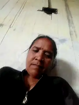 Snapshot of Loomaraj chatting on May 15, 5:38 am Loomaraj online show from May 15, 5:38 am