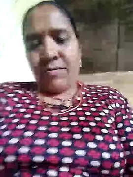 Snapshot of Loomaraj chatting on June 15, 4:50 pm Loomaraj online show from June 15, 4:50 pm