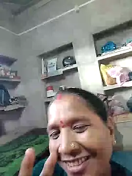 Snapshot of Loomaraj chatting on July 15, 2:40 am Loomaraj online show from July 15, 2:40 am