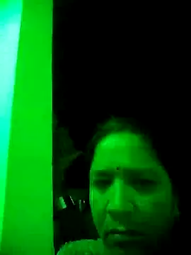 Snapshot of Loomaraj chatting on June 11, 9:12 pm Loomaraj online show from June 11, 9:12 pm