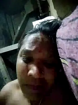 Snapshot of Loomaraj chatting on May 31, 6:09 pm Loomaraj online show from May 31, 6:09 pm