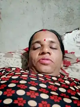 Snapshot of Anitarakkoli chatting on June 11, 6:05 pm Anitarakkoli online show from June 11, 6:05 pm