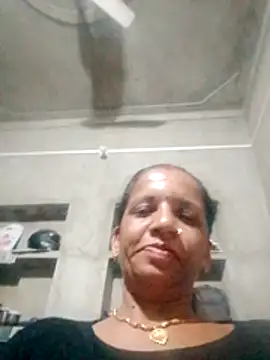 Snapshot of Anitarakkoli chatting on May 27, 10:17 pm Anitarakkoli online show from May 27, 10:17 pm