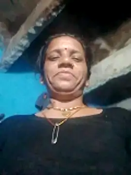 Snapshot of Anitarakkoli chatting on May 10, 7:49 pm Anitarakkoli online show from May 10, 7:49 pm