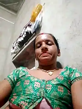 Snapshot of Anitarakkoli chatting on May 21, 4:59 pm Anitarakkoli online show from May 21, 4:59 pm