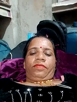 Snapshot of Anitarakkoli chatting on May 9, 6:55 pm Anitarakkoli online show from May 9, 6:55 pm