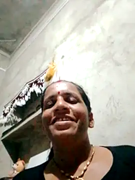 Snapshot of Anitarakkoli chatting on May 25, 3:55 pm Anitarakkoli online show from May 25, 3:55 pm