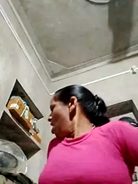 Snapshot of Anitarakkoli chatting on June 5, 9:31 pm Anitarakkoli online show from June 5, 9:31 pm