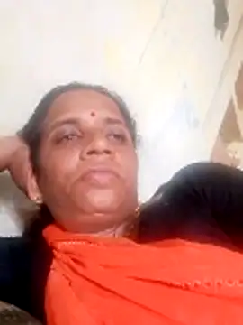 Snapshot of Anitarakkoli chatting on May 13, 9:27 am Anitarakkoli online show from May 13, 9:27 am