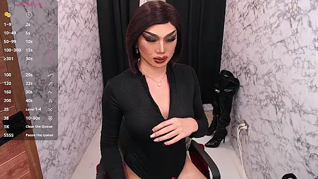 Snapshot of Victorias_DomWorld chatting on May 28, 7:09 pm Victorias DomWorld online show from May 28, 7:09 pm