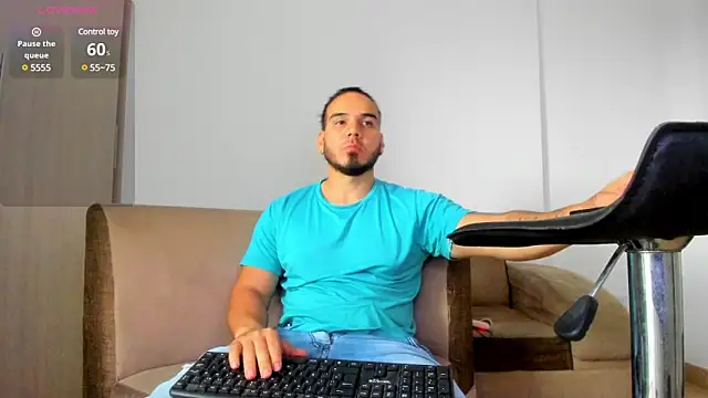 Snapshot of jhustin_marcius chatting on February 25, 9:48 pm jhustin marcius online show from February 25, 9:48 pm