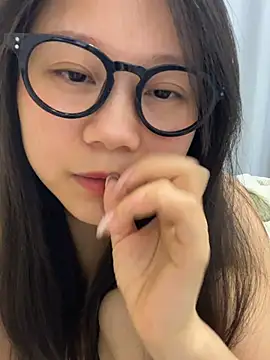Snapshot of DDoo21 chatting on May 6, 1:59 pm DDoo21 online show from May 6, 1:59 pm