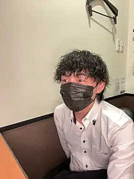 Snapshot of --ha-ru-- chatting on February 28, 11:10 am --ha-ru-- online show from February 28, 11:10 am