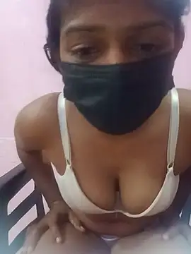 Malee S online show from July 28, 9:03 pm
