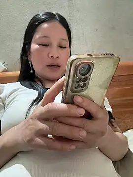 Snapshot of PTM99 chatting on February 12, 5:07 am PTM99 online show from February 12, 5:07 am