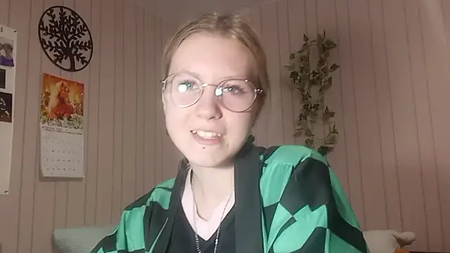 Snapshot of RunawayBr1de chatting on February 25, 3:12 pm RunawayBr1de online show from February 25, 3:12 pm